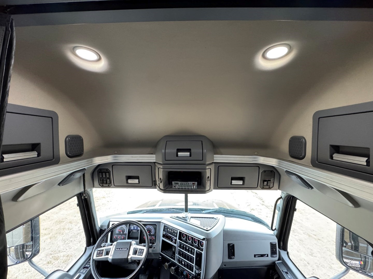 2020 MACK AN64T - USED TRUCKS SLEEPER - image 21